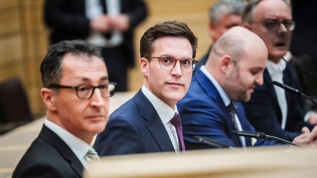 Wahl in Baden-Württemberg: Grüne liegen weniger als einen Prozentpunkt vor CDU