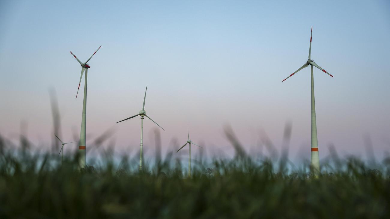 Windkraftanlagen in der Landschaft