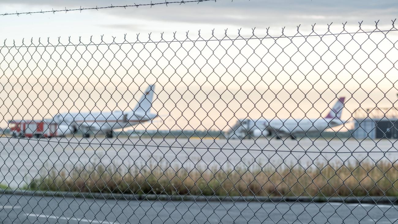 Abschiebung nach Afghanistan: Bundesregierung schiebt offenbar erneut Straftäter nach Afghanistan ab