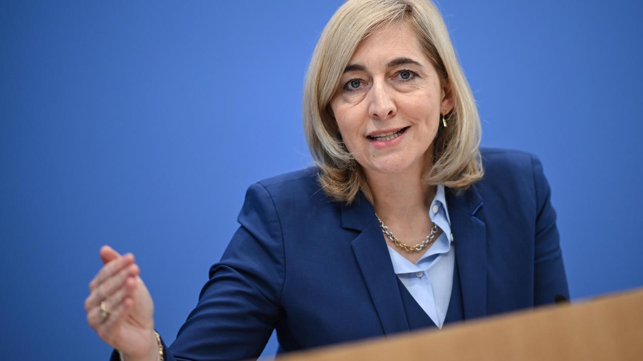 Gesundheitsreform: Nina Warken verteidigt geplante Einsparungen bei der Krankenkasse