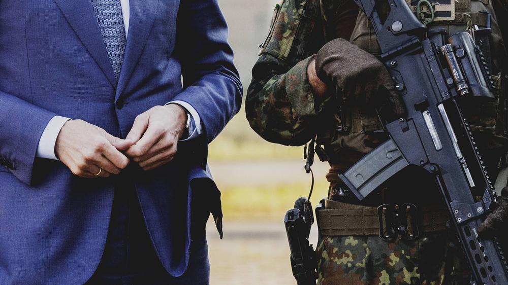 Iran War: Friedrich Merz visits the Julius Leber barracks in Berlin