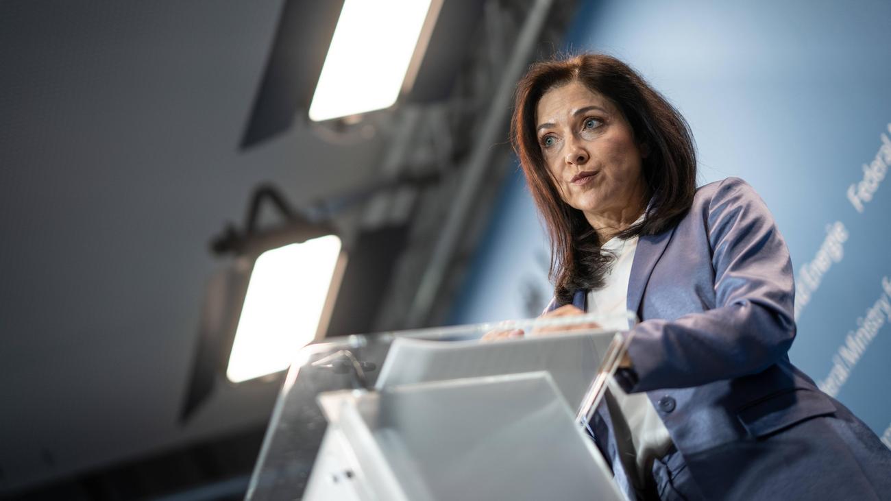 Wirtschaftswachstum: Bundesregierung senkt Wachstumsprognose für das laufende Jahr deutlich