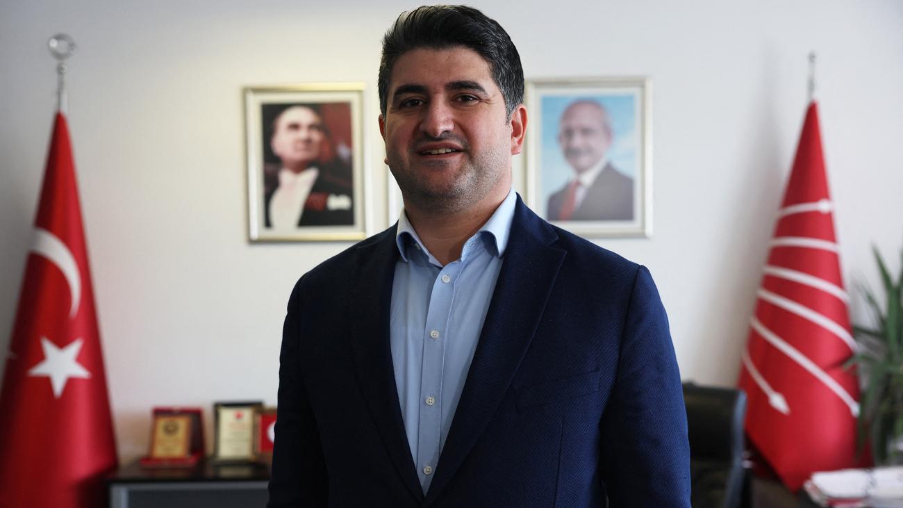 Onursal Adigüzel: Weiterer Bürgermeister der CHP in der Türkei verhaftet