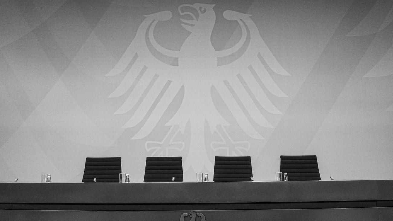 Reformen in der Politik: Eine Regierung sucht Land