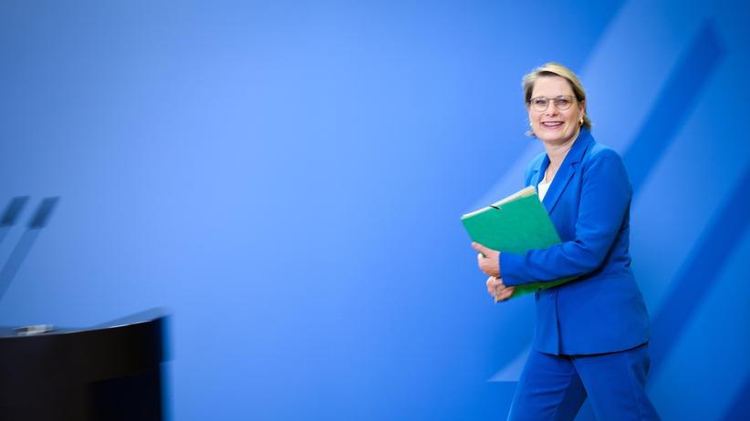 Digitaler Raum: Stefanie Hubig (SPD), Bundesministerin der Justiz und für Verbraucherschutz, hat einen Entwurf für ein Gesetz zur IP-Adressenspeicherung vorgelegt.