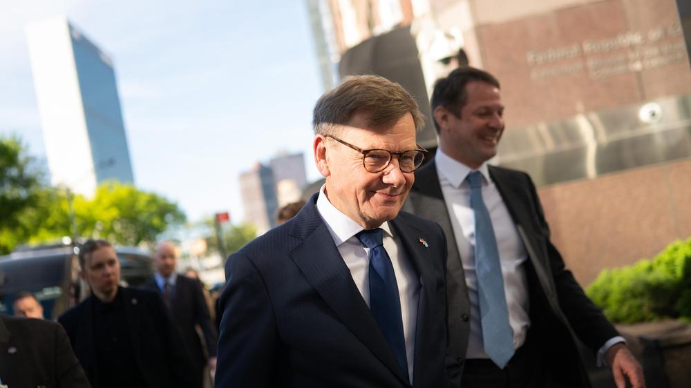  Während seines Besuchs bei den Vereinten Nationen ruft der Außenminister dazu auf, eine UN-Resolution zur Sicherheit der Straße von Hormus zu ermöglichen.