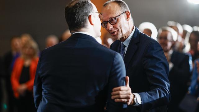 Debatte über »Kanzlertausch«: Spahn und Länderchefs stellen sich demonstrativ hinter Merz