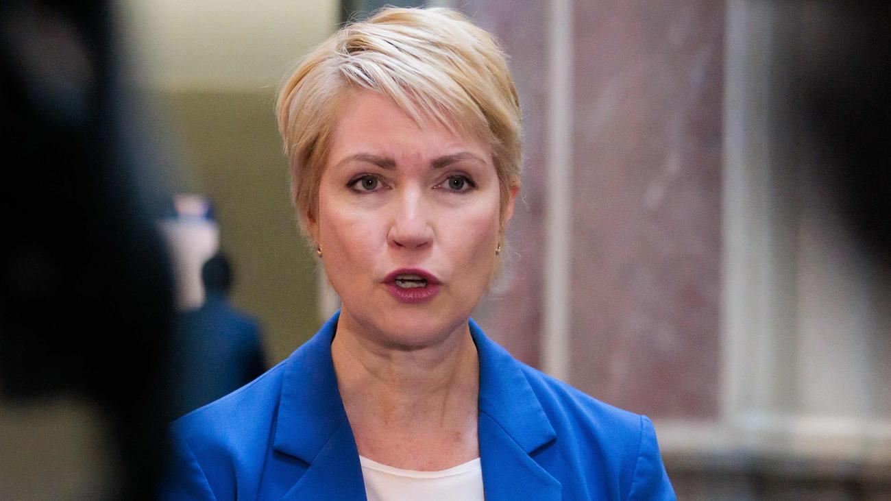 Pflegereform: Schwesig und DAK kritisieren geplante Pflegereform als unsozial