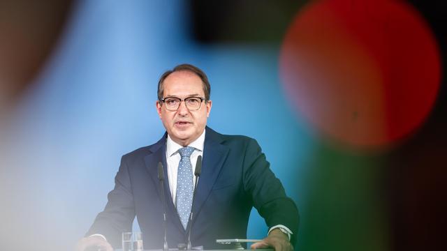 Bild: Migrationspolitik: Alexander Dobrindt will Abschiebungen beschleunigen