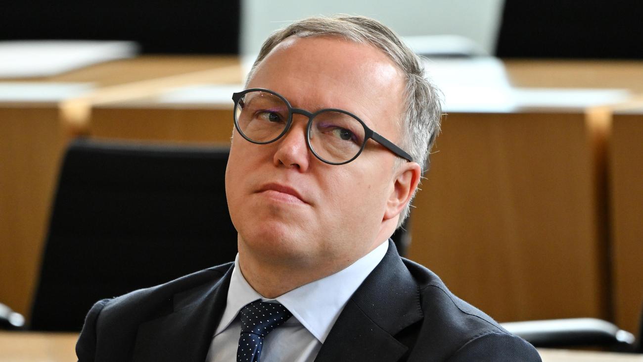 Mario Voigt: Gutachten enthält neue Plagiatsvorwürfe gegen Thüringer Regierungschef