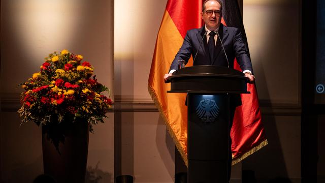 Migrationspolitik: Dobrindt will deutlich mehr Menschen nach Afghanistan abschieben