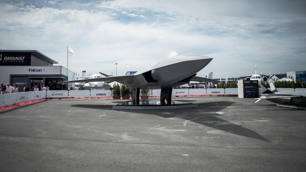 Kampfjet-Projekt FCAS: Emmanuel Macron sprach von einer »Revolution« der europäischen Verteidigungspolitik: jetzt ist das deutsch-französische Kampfjet-Projekt FCAS gescheitert.