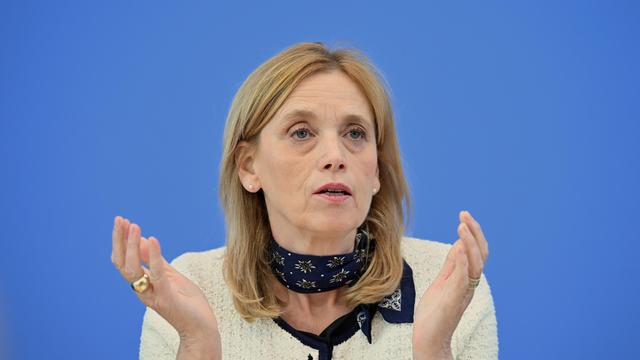 Handynutzung: Familienministerin fordert altersgerechte Handy-Nutzung für Kinder