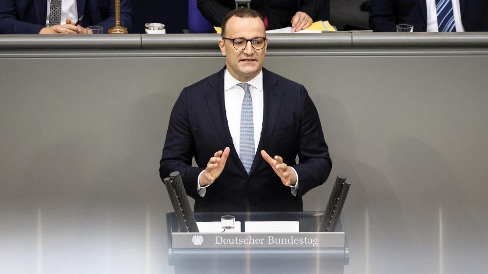 Regierungserklärung des Kanzlers: Bundeskanzler Friedrich Merz (CDU) im Deutschen Bundestag (Archivbild)
