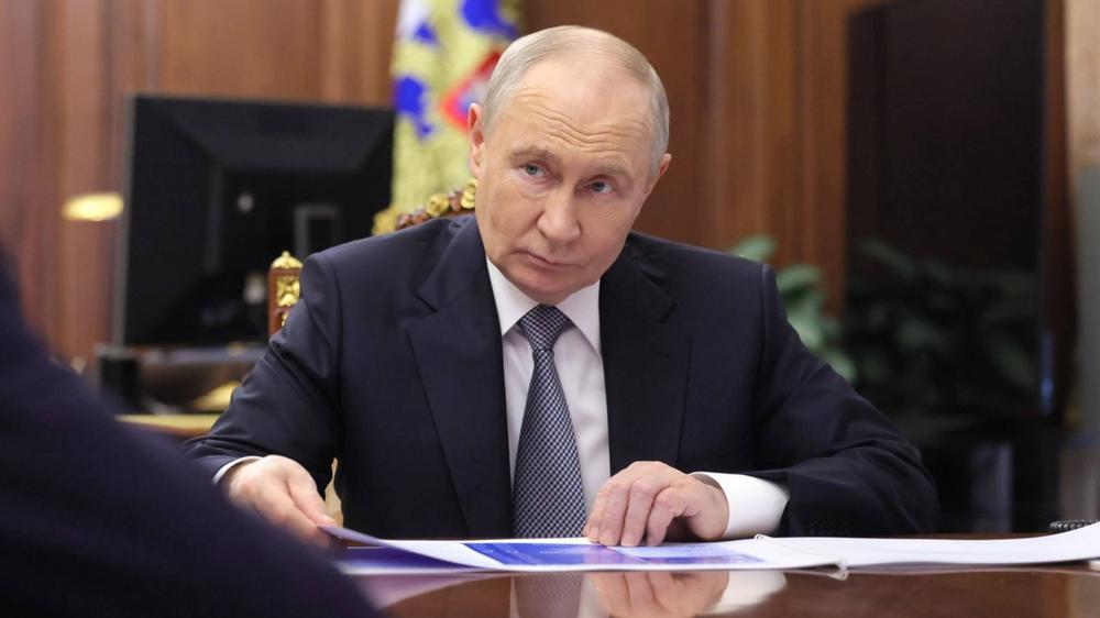 Verhandlungen über den Ukrainekrieg: Wladimir Putin könnte Gründe haben, sich auf Verhandlungen einzulassen: Die Ukraine trifft Russland im Inneren, und die Kosten des Krieges steigen.