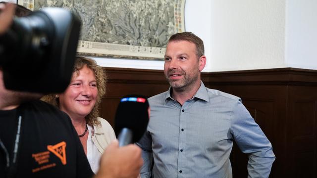 Bild: Sachsen: Rechtsextremist Stefan Hartung unterliegt der CDU bei OB-Wahl in Aue