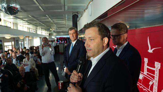 Bundesregierung: Friedensfahrt mit Spargel