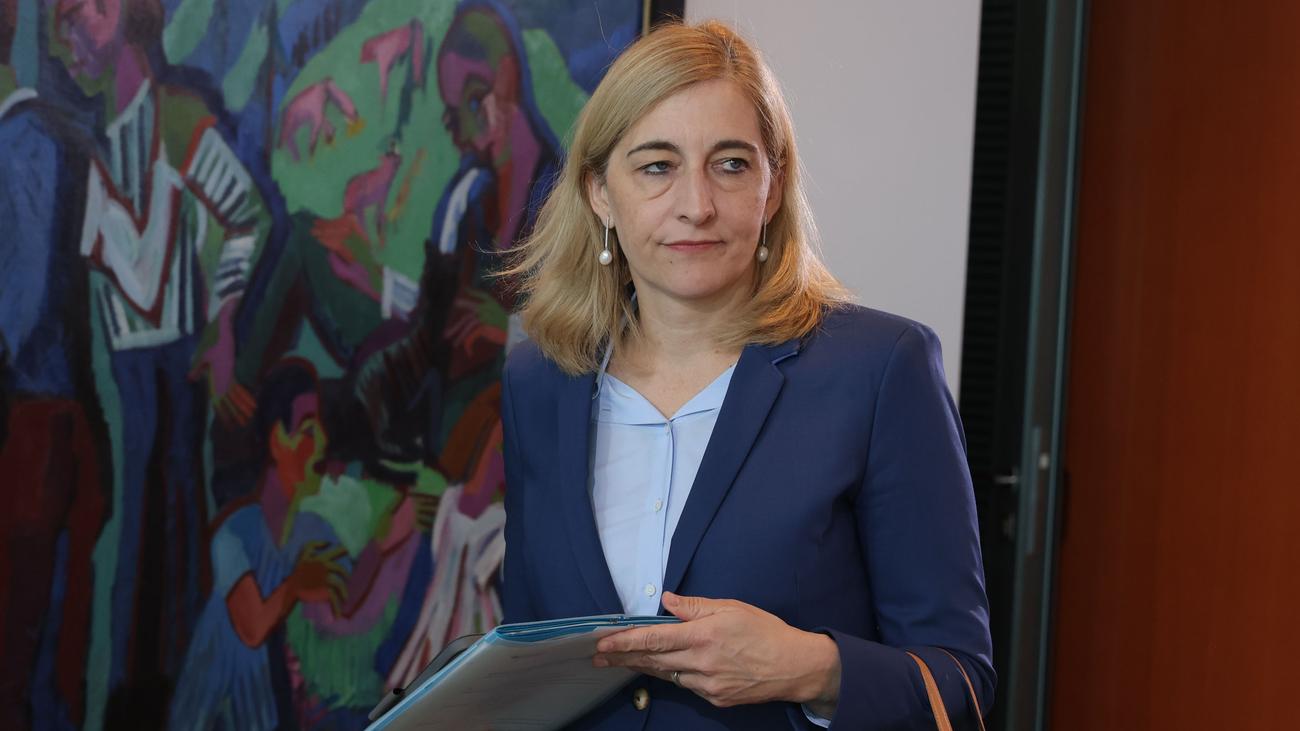 Krisendienst: Gesundheitsministerin Warken will Suizidprävention stärken