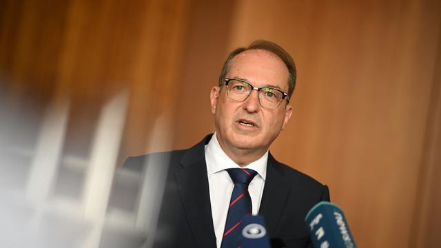 Migrationspolitik: Alexander Dobrindt verteidigt Abschiebungen nach Afghanistan