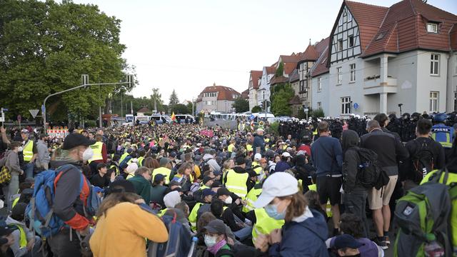 AfD-Parteitag: Demonstrierende besetzen zentralen Platz in Erfurt