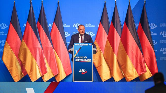 AfD-Parteitag in Erfurt: AfD-Bundesparteitag hat trotz Blockaden pünktlich begonnen