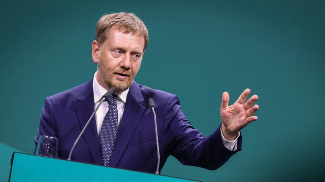 Kabinettsumbildung: Kretschmer kritisiert Friedrich Merz für Ablösung von Schenderlein