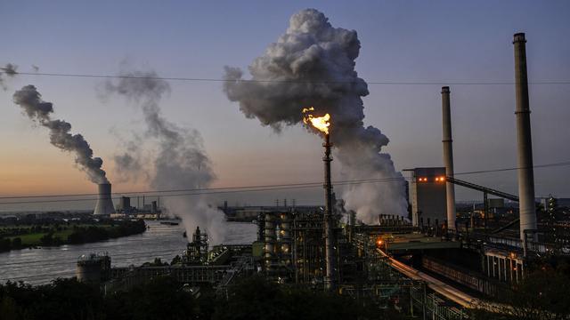 EU-Emissionshandel: EU-Kommission will Industrie länger und mehr CO2 ausstoßen lassen