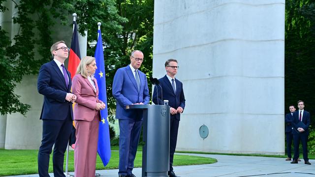 Kabinettsumbau: Merz ordnet Kabinett neu und kündigt weiteren Umbau an