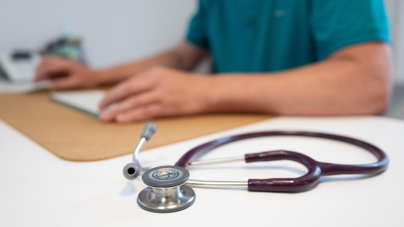 Krankenversicherung: Hausärzte fordern Stopp der Gesundheitsreform