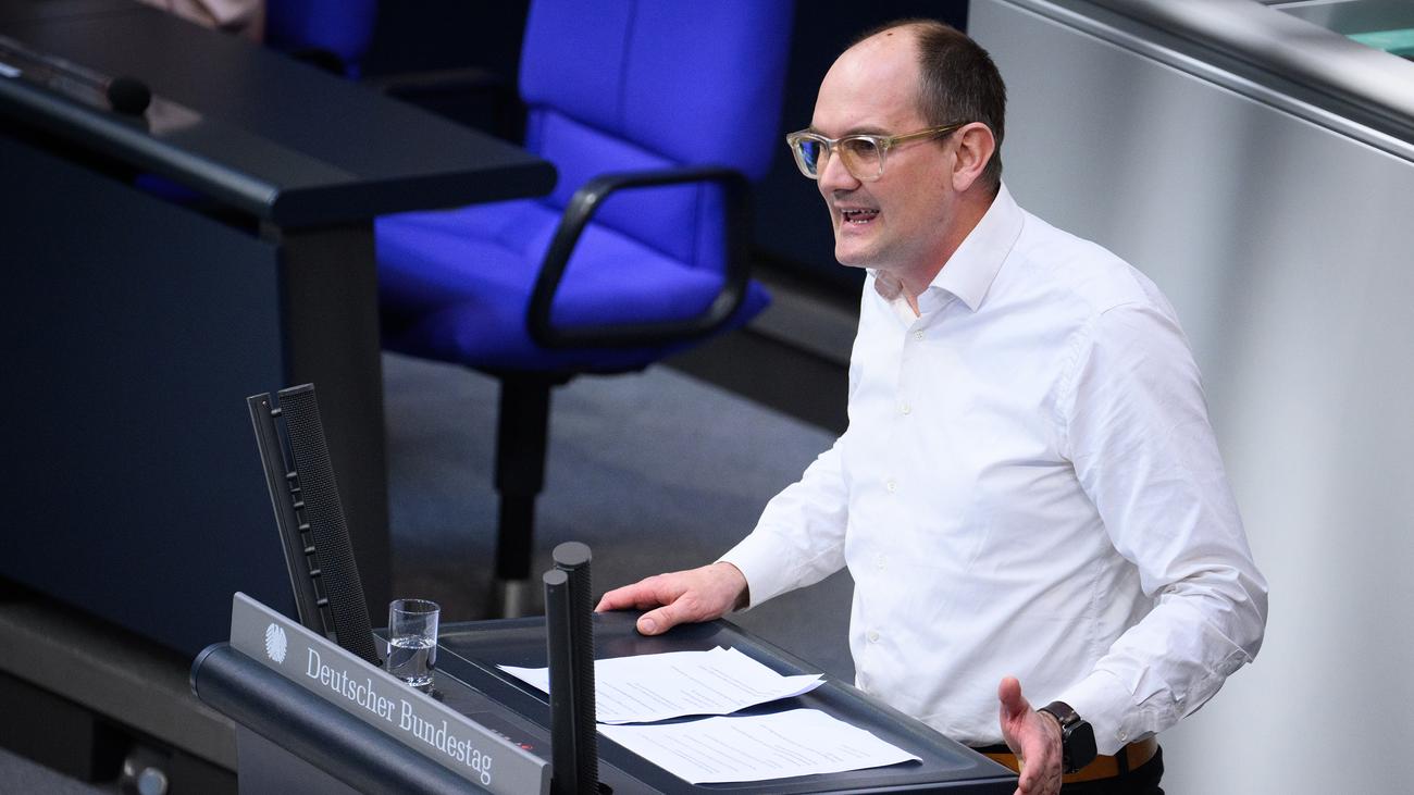 Wehrdienst: Janosch Dahmen meldet sich als Reservist bei der Bundeswehr