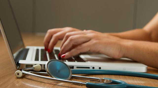 Reformvorschläge: Koalitionsspitzen wollen Attestpflicht praxistauglich gestalten