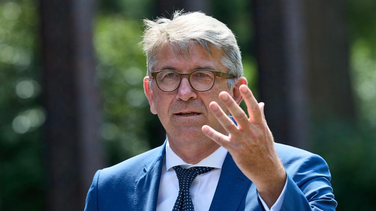 Kulturstaatsminister: Kulturstaatsminister Weimer will nach einer Legislaturperiode aufhören
