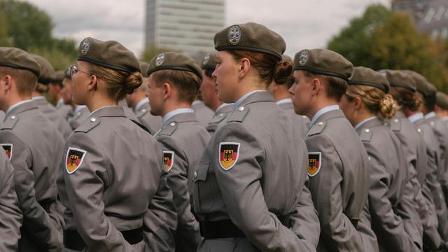 Personalprobleme der Bundeswehr: Wer soll denn die Panzer künftig fahren?