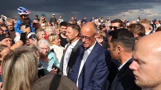 Mecklenburg-Vorpommern : Merz bei erstem Wahlkampfauftritt in Mecklenburg-Vorpommern beschimpft