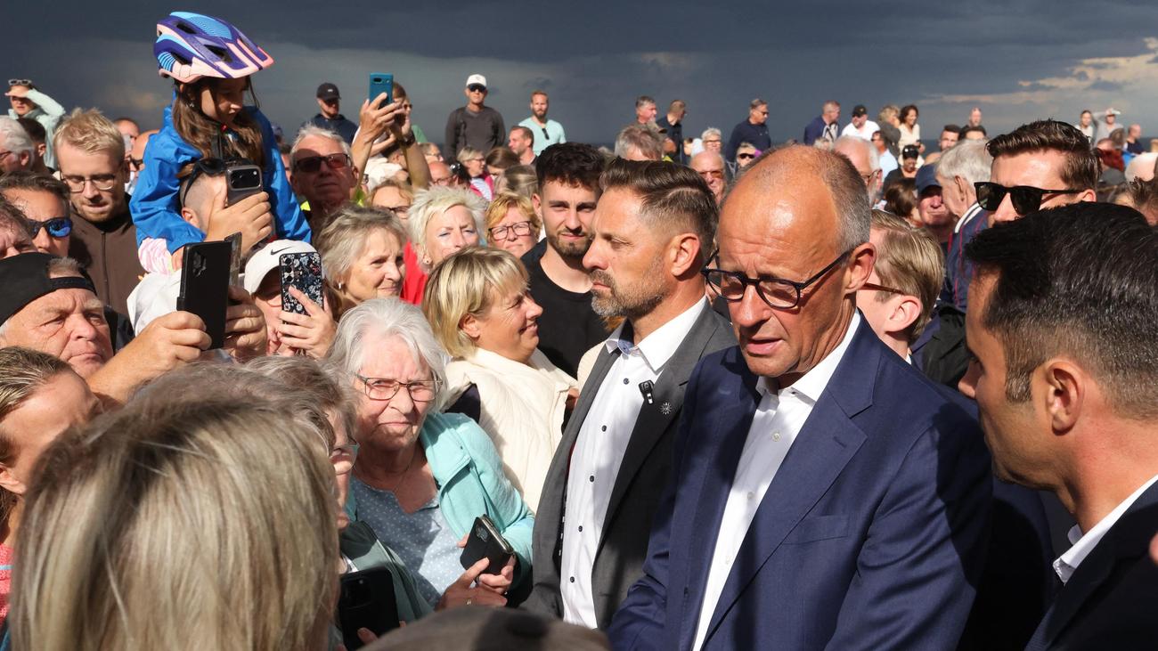 Friedrich Merz bei erstem Wahlkampfauftritt in Kühlungsborn beschimpft
