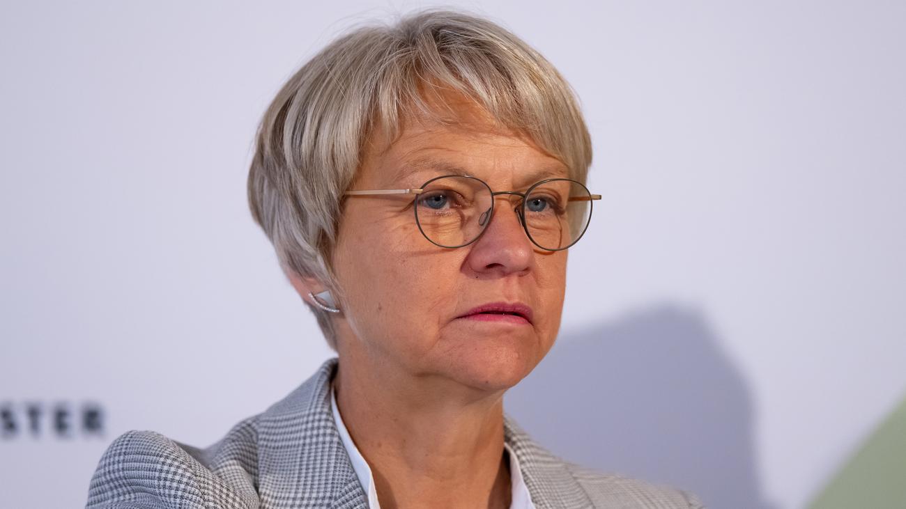 Einordnung: CDU-Bezirk Münsterland: NRW-Schulministerin Feller will Spahns Bezirksvorsitz übernehmen