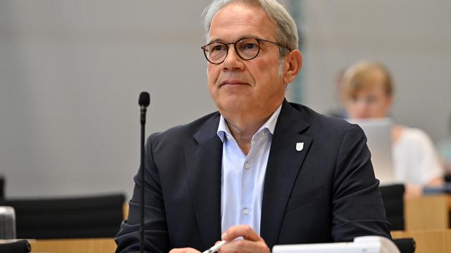 Verfassungsschutz in Sachsen-Anhalt: Innenminister Maier will AfD von Verfassungsschutzinfos ausschließen