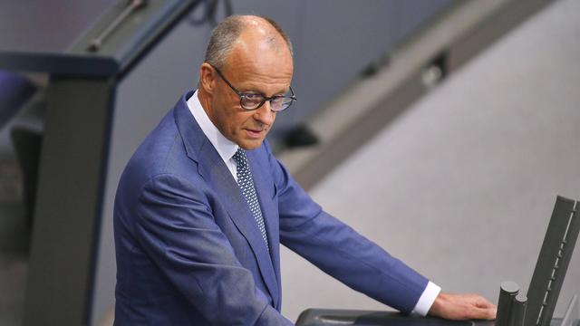 Haushaltsentwurf: Merz kritisiert »Remigrations«-Pläne der AfD als »ethnische Säuberung«