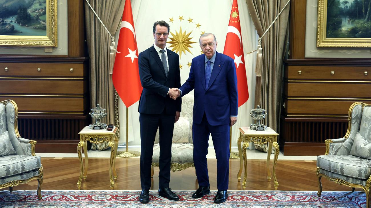 Hendrik Wüst: Was heißt Kanzlertausch auf Türkisch?
