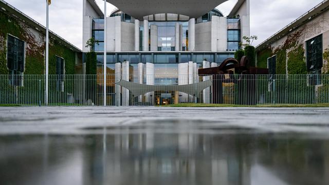 Reaktionen auf Wahlergebnisse: CSU fordert mehr Tempo bei Reformen, SPD warnt vor Überforderung