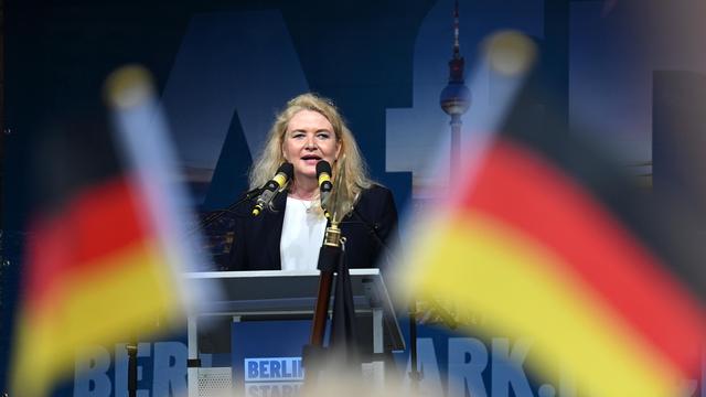 AfD Berlin: Polizei durchsucht Haus von Mitarbeiter der Berliner AfD-Kandidatin