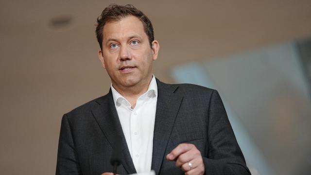 Landtagspräsident in Sachsen-Anhalt: Klingbeil bezeichnet Wahl eines AfD-Landtagspräsidenten als Tabubruch