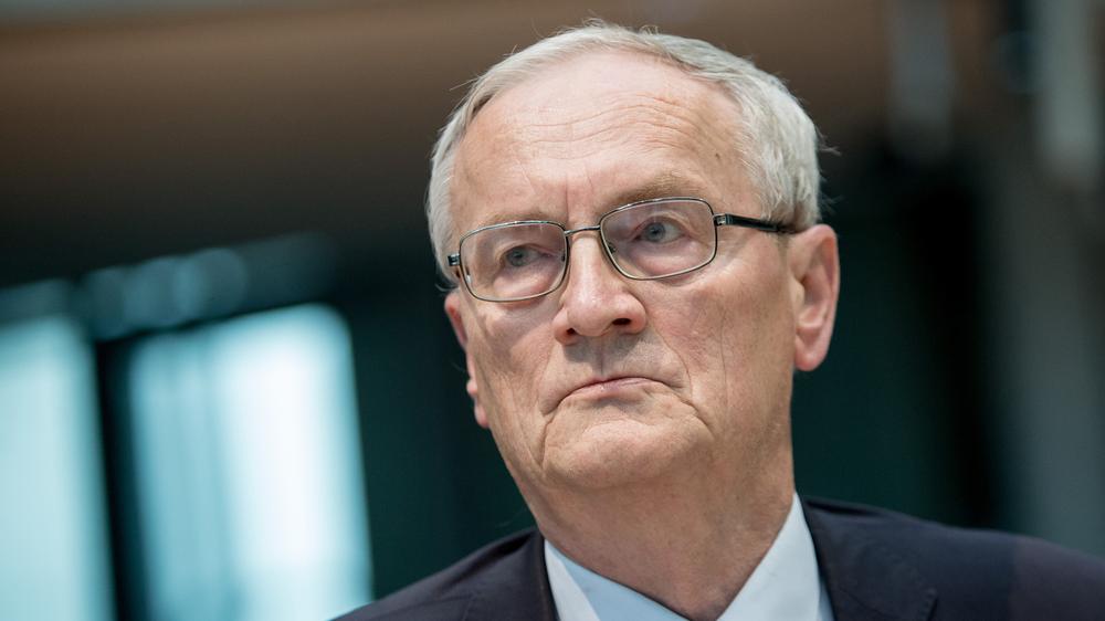 Spionageverdacht: August Hanning, ehemalige Präsident des Bundesnachrichtendienstes (BND), wurde festgenommen.