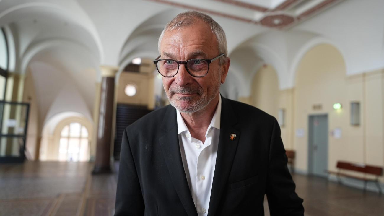 Berlin: Bundeskanzler Friedrich Merz fordert SPD und Grüne auf, Linke zu verhindern