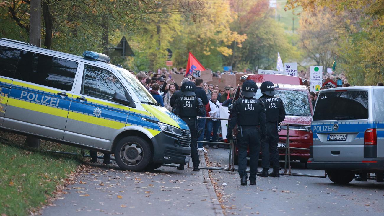 Jena: Tausende protestieren gegen Auftritt von Björn Höcke in Jena