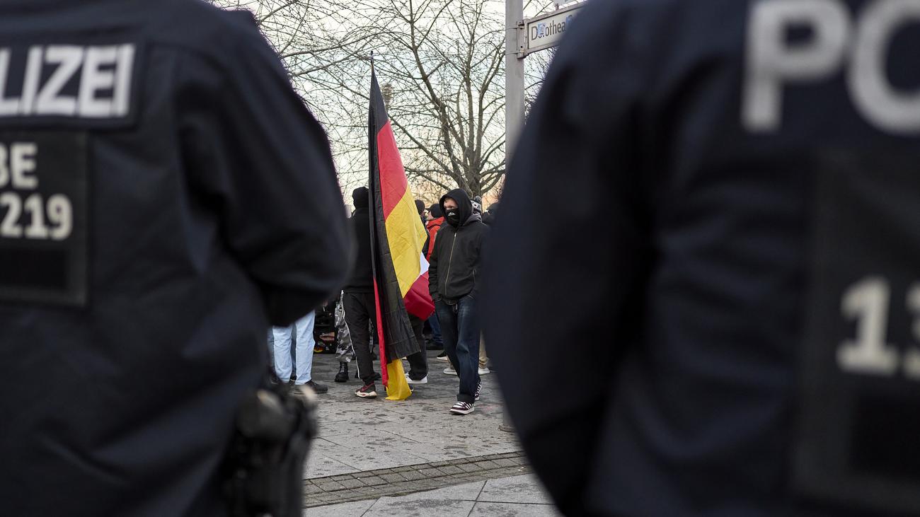 Right-wing extremism: Federal government sees growing threat from ...
