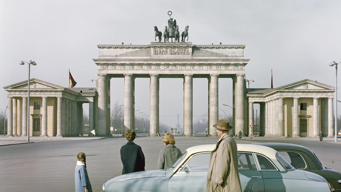 German Unity Day: Germany now exists twice again.