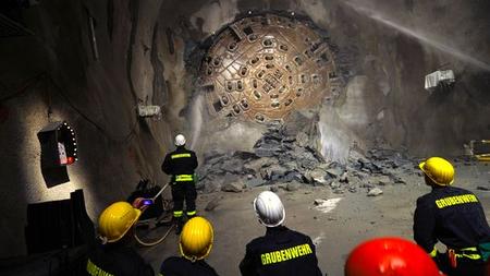 Gotthard Tunnel Sissi Schafft Den Durchbruch Zeit Online