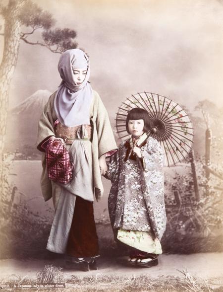 Reisefotografie Aus Japan Stallburschen Grasmantel Kirschbluten