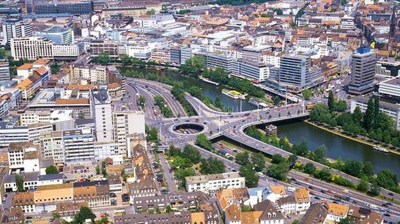 Er sucht sie saarbrücken